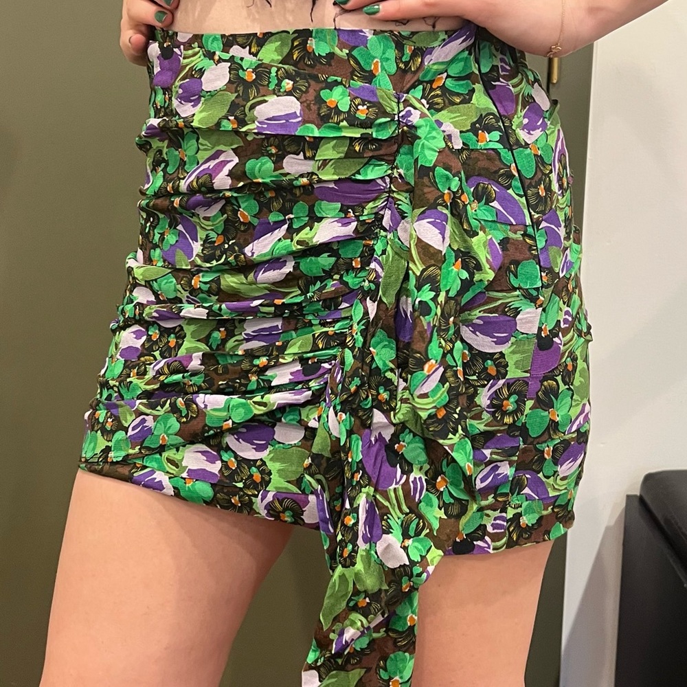 Multicolor floral skirt with detail